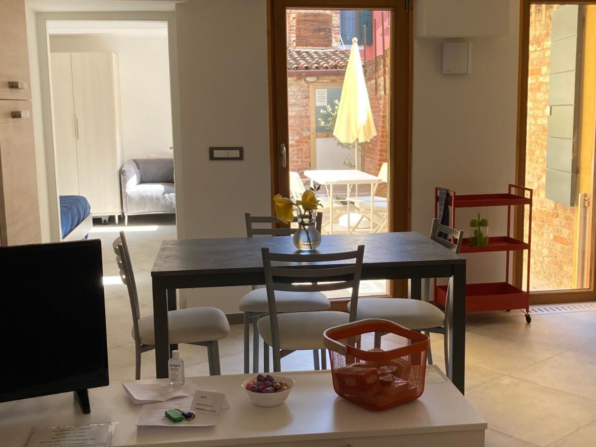 Appartamento Tre Archi Con Corte Privata Venedig Exteriör bild